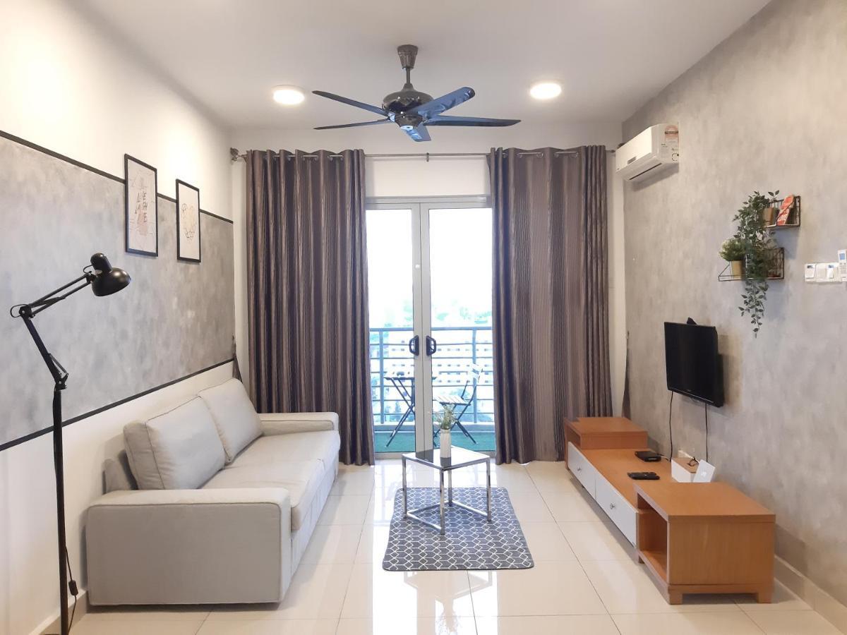 Residensi Flora Apartment Seri Kembangan Bagian luar foto