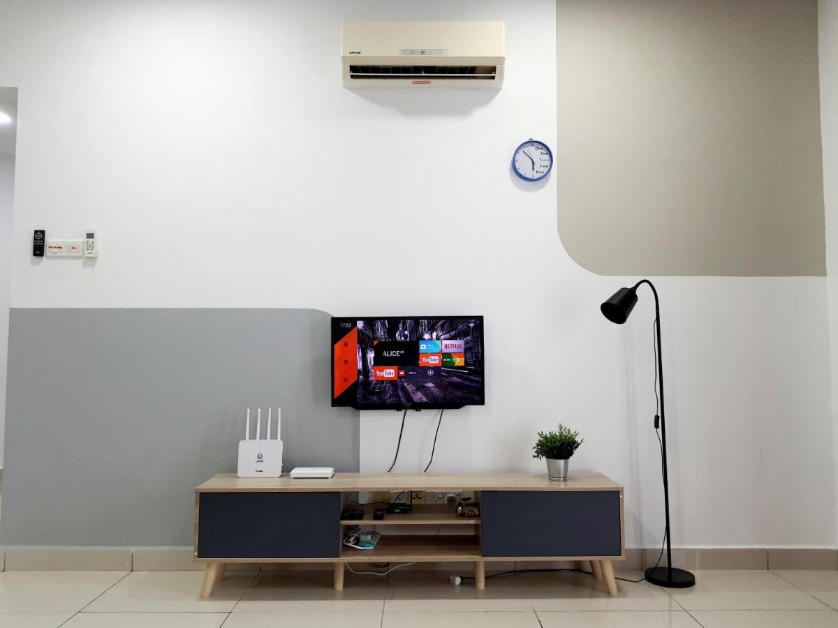 Residensi Flora Apartment Seri Kembangan Bagian luar foto