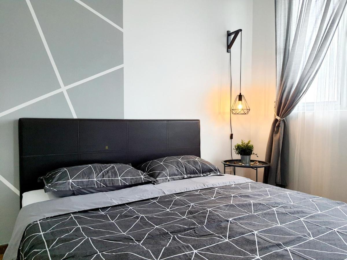 Residensi Flora Apartment Seri Kembangan Bagian luar foto