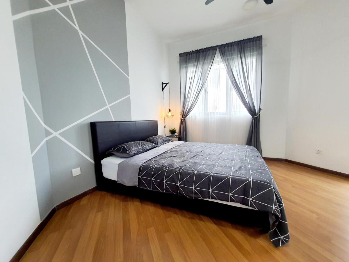 Residensi Flora Apartment Seri Kembangan Bagian luar foto