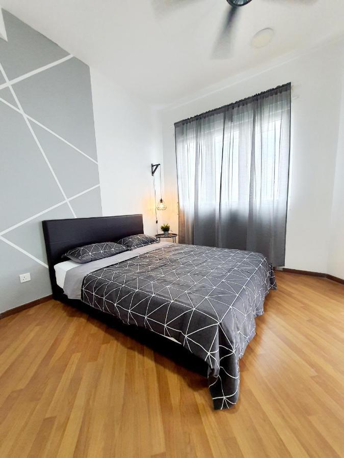 Residensi Flora Apartment Seri Kembangan Bagian luar foto