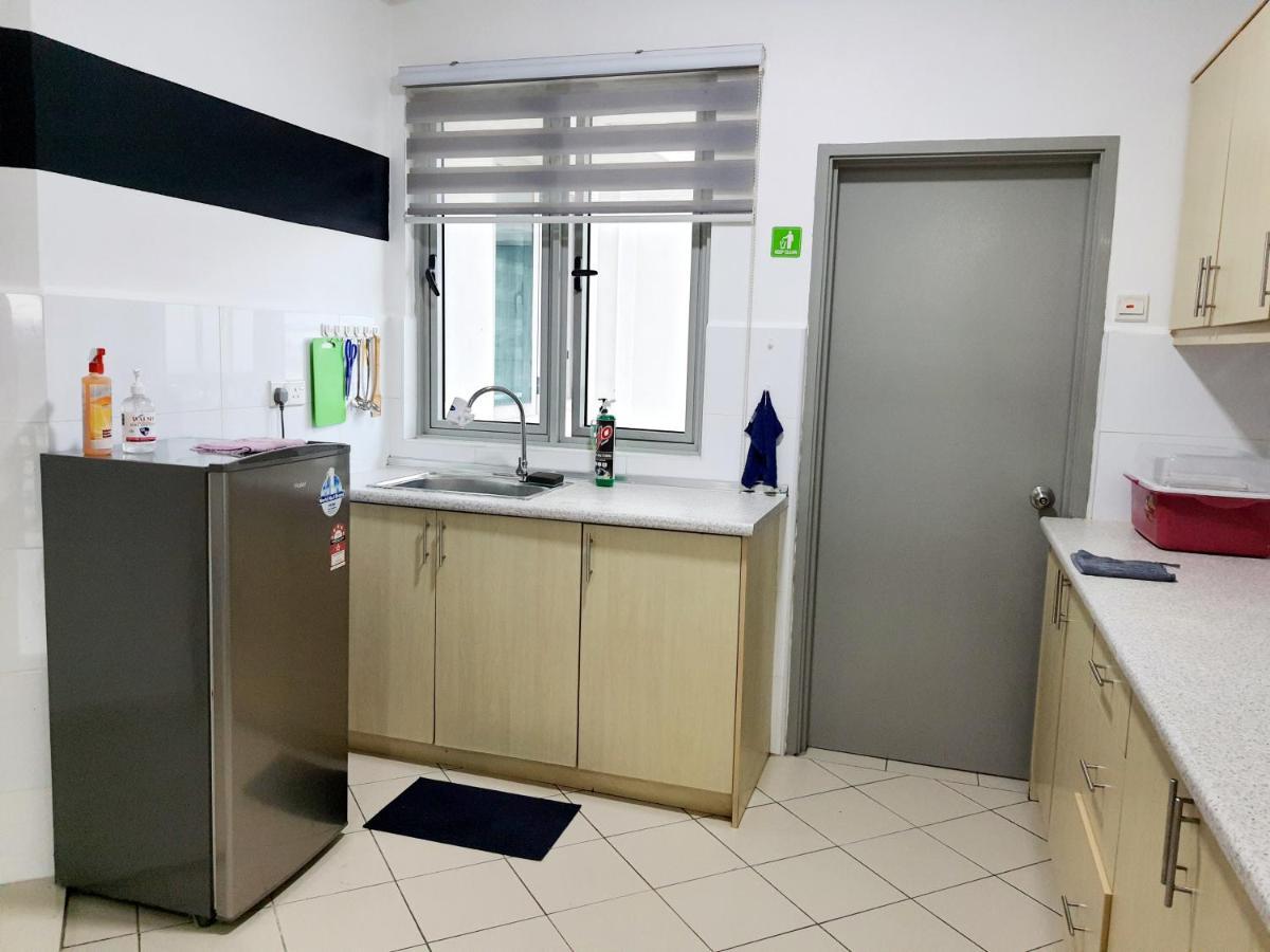 Residensi Flora Apartment Seri Kembangan Bagian luar foto
