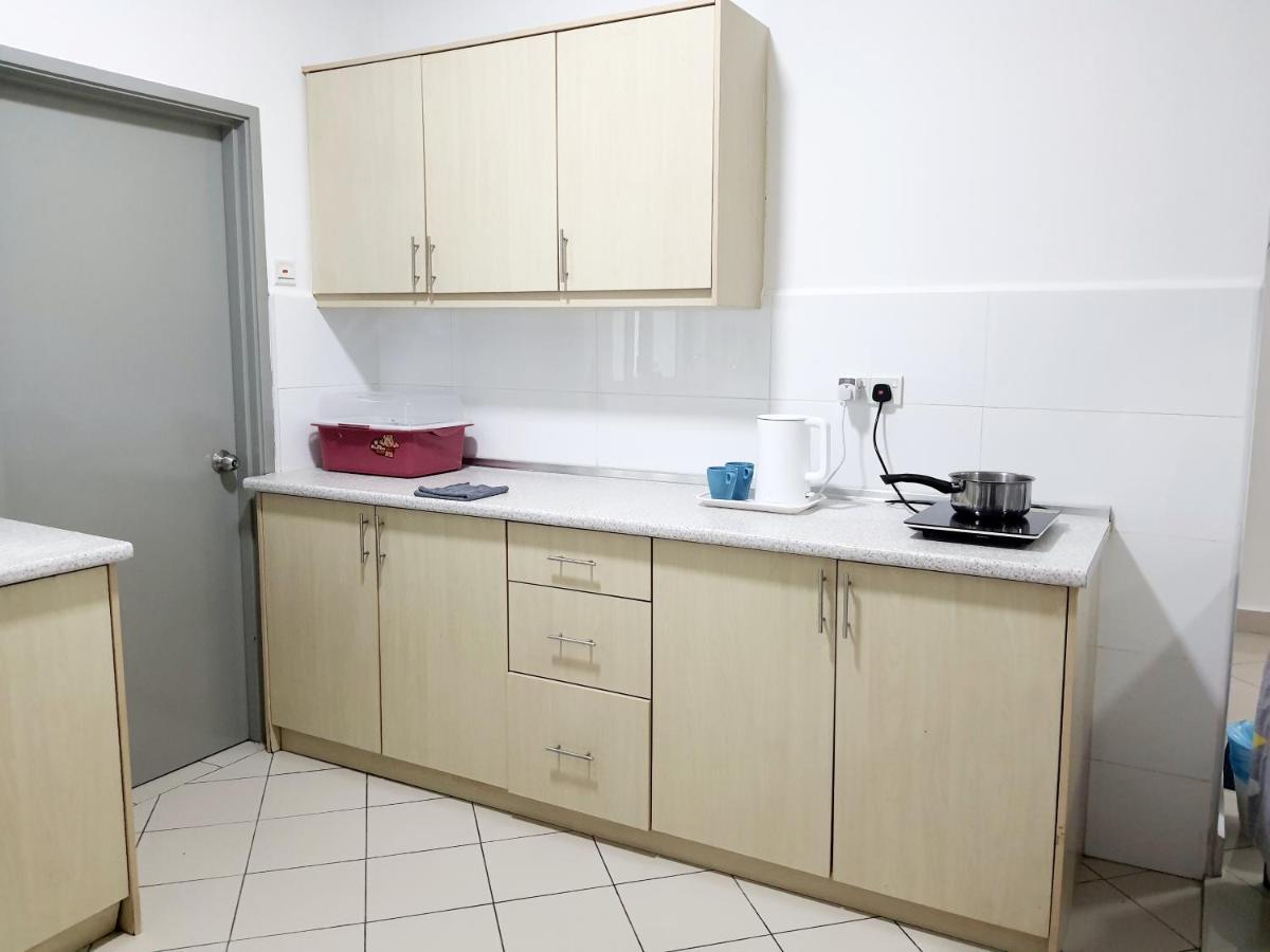 Residensi Flora Apartment Seri Kembangan Bagian luar foto