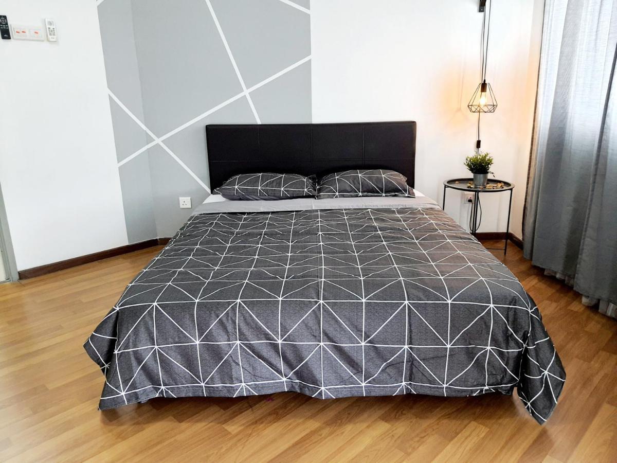 Residensi Flora Apartment Seri Kembangan Bagian luar foto