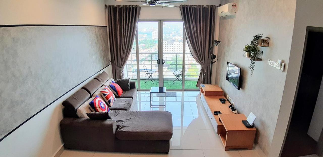 Residensi Flora Apartment Seri Kembangan Bagian luar foto