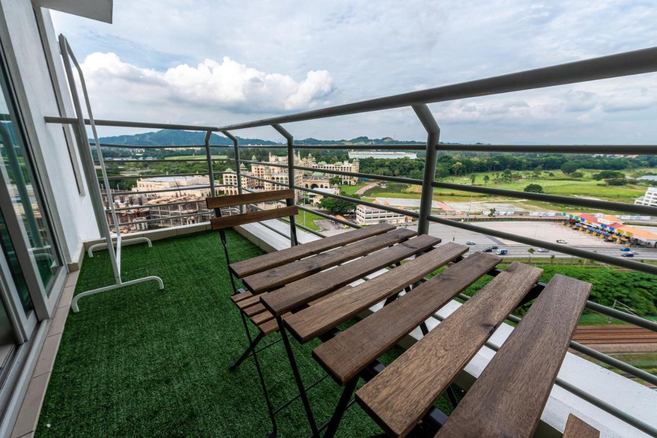 Residensi Flora Apartment Seri Kembangan Bagian luar foto